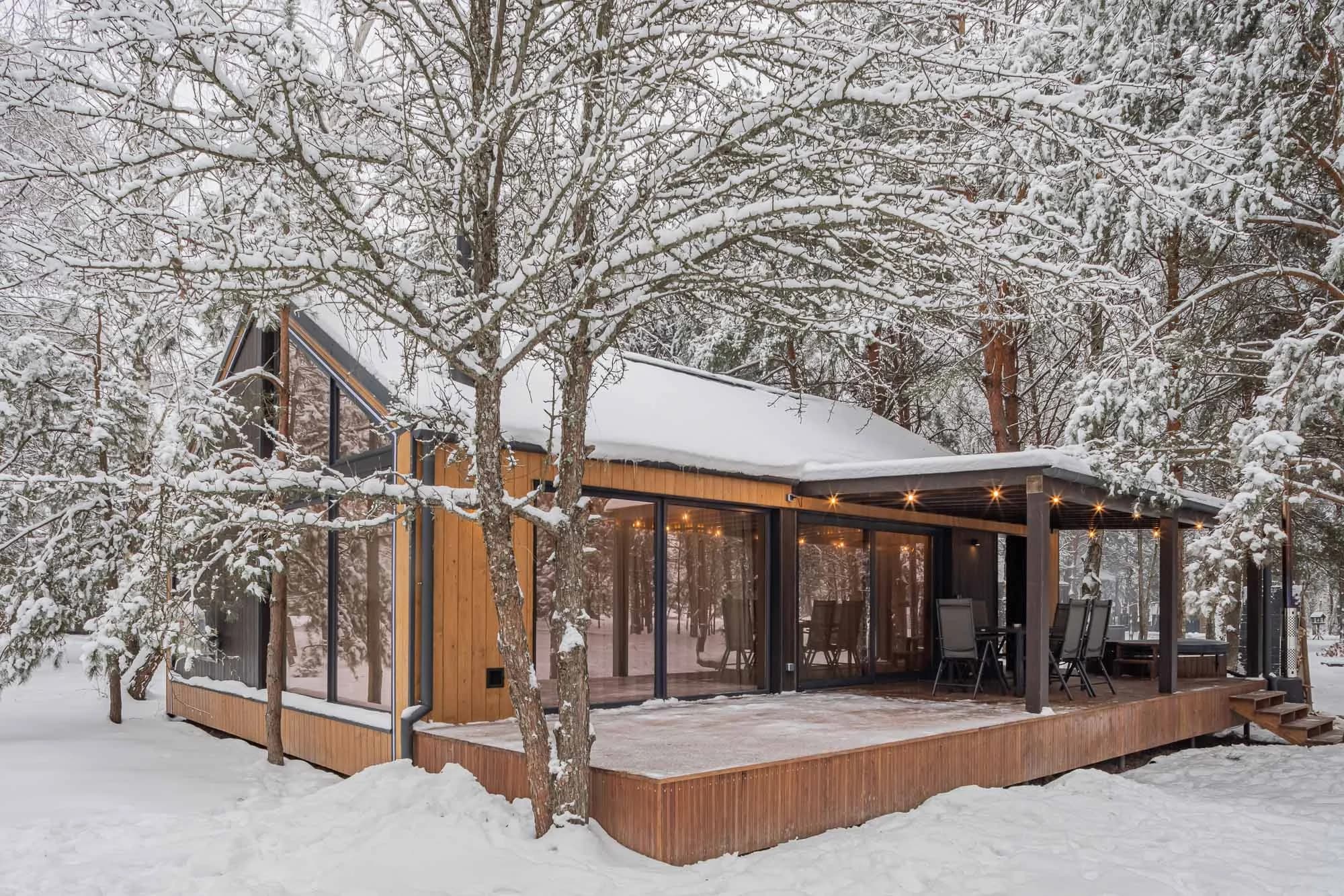 Family Comfort outside winter
