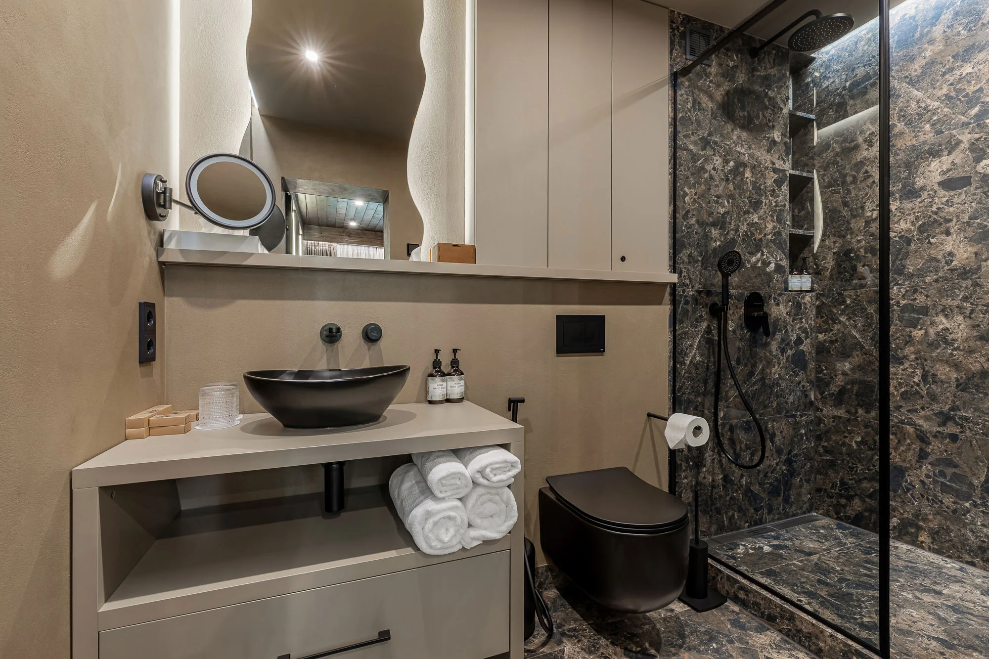 Lodge Premium bathroom