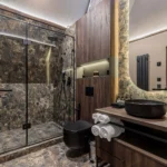 A-frame Forrest Duet bathroom