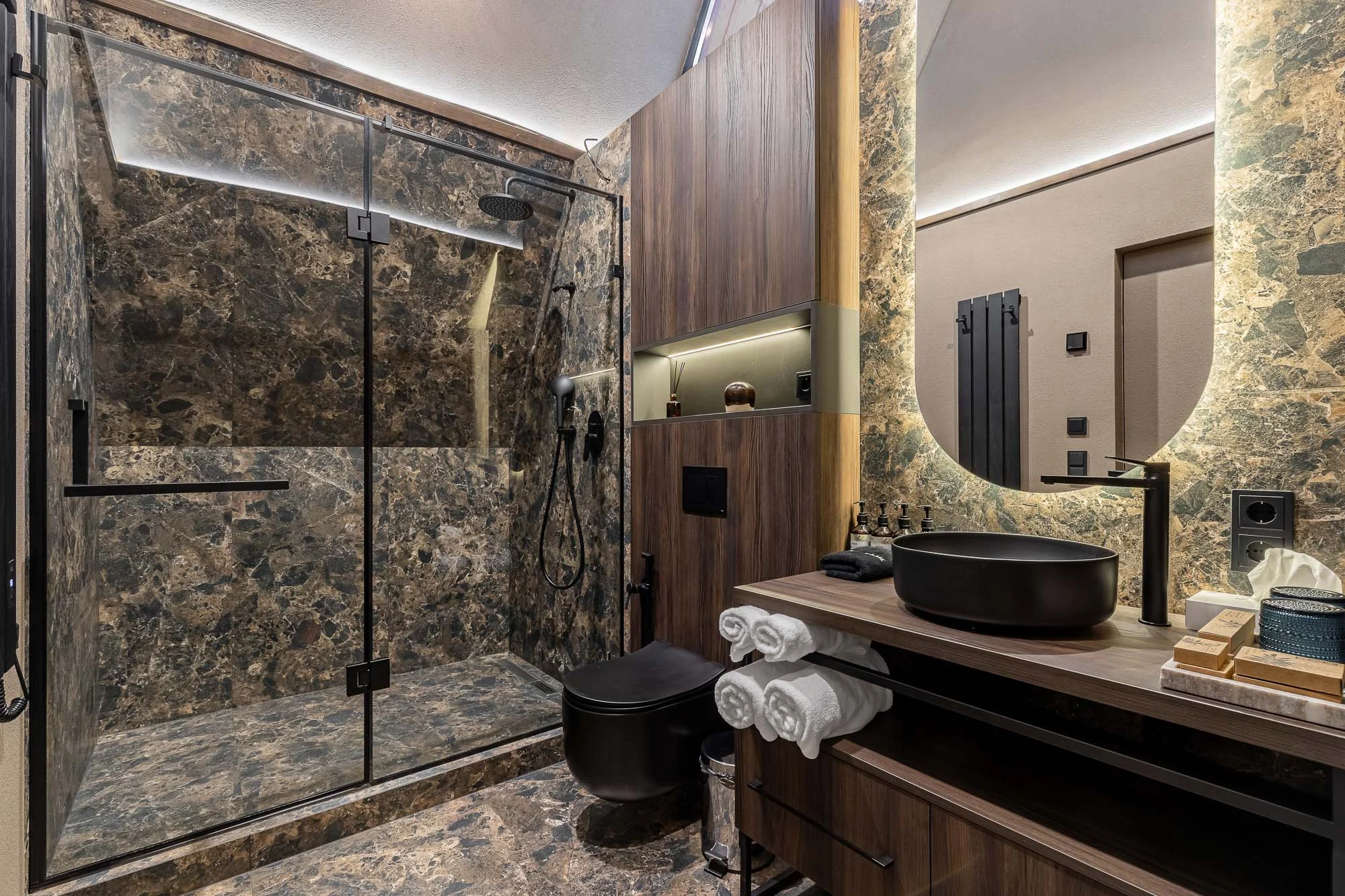 A-frame Forrest Duet bathroom